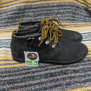 SANUK LEATHER BOOTS